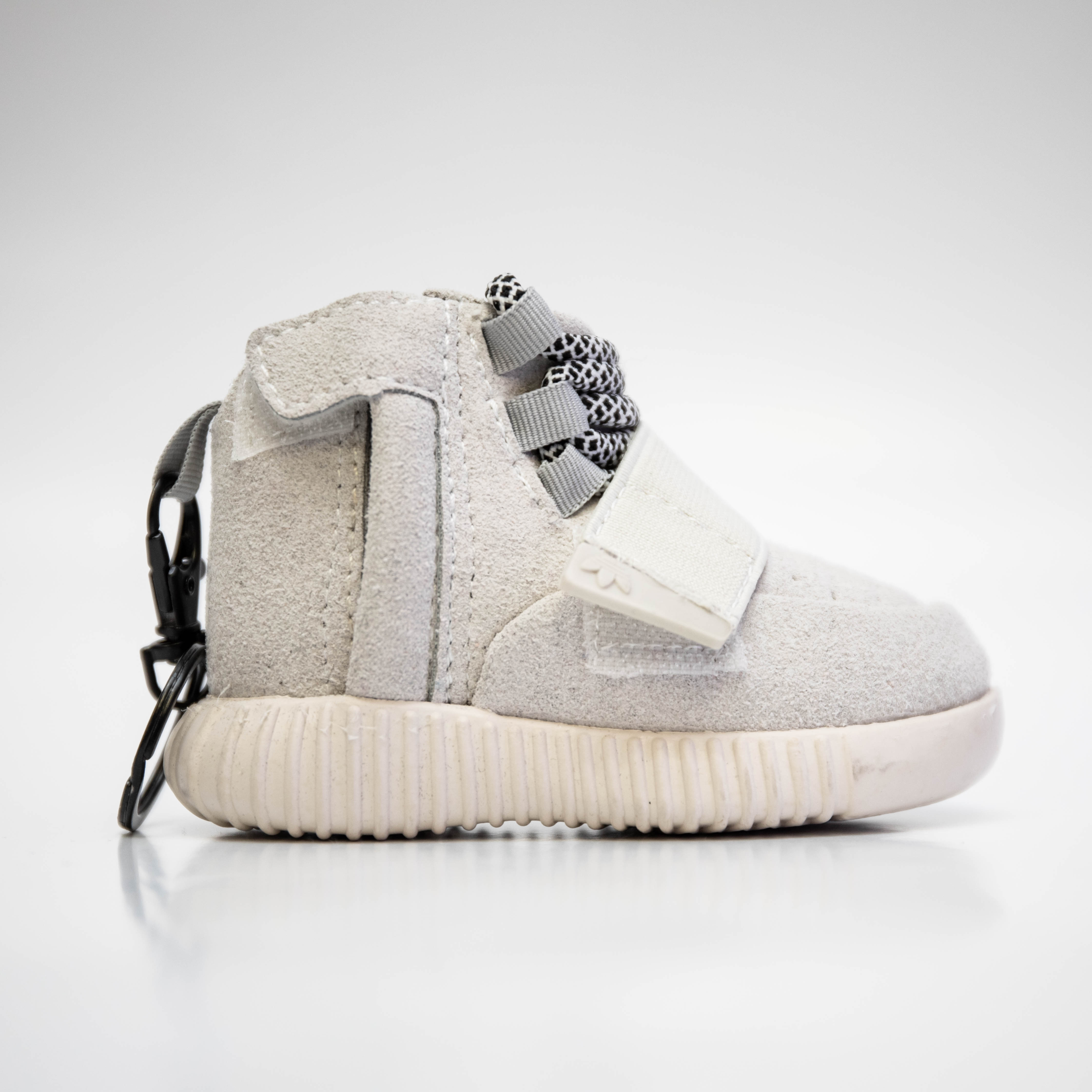 Yeezy 750 Sneaker Charger